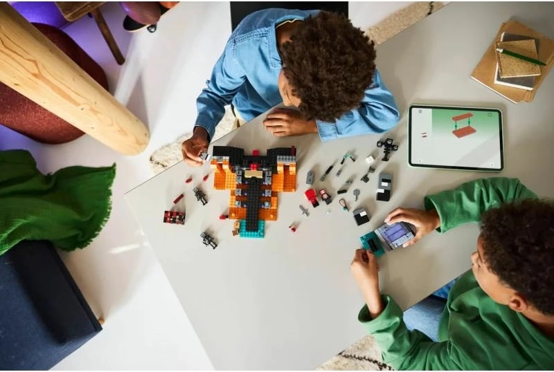 Lego Minecraft set për fëmijë