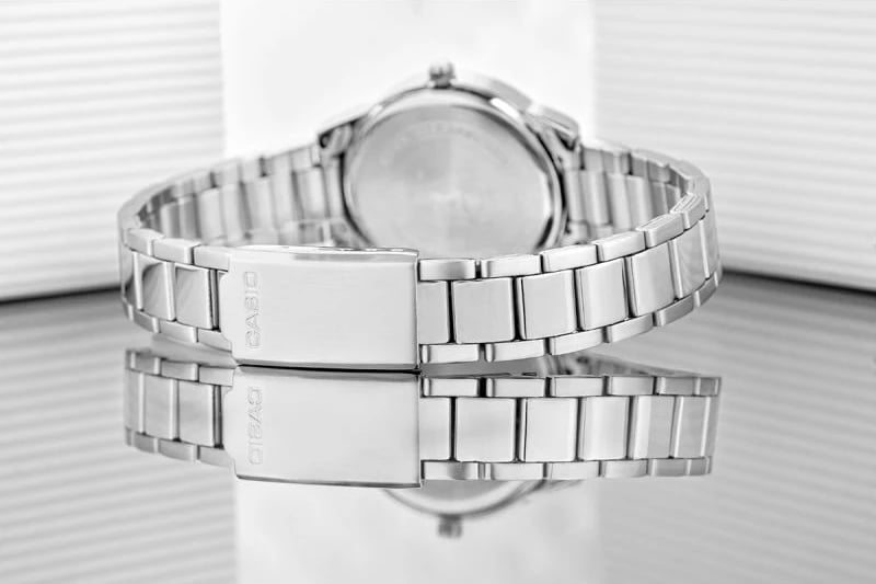 Orë dore për femra Casio, argjend