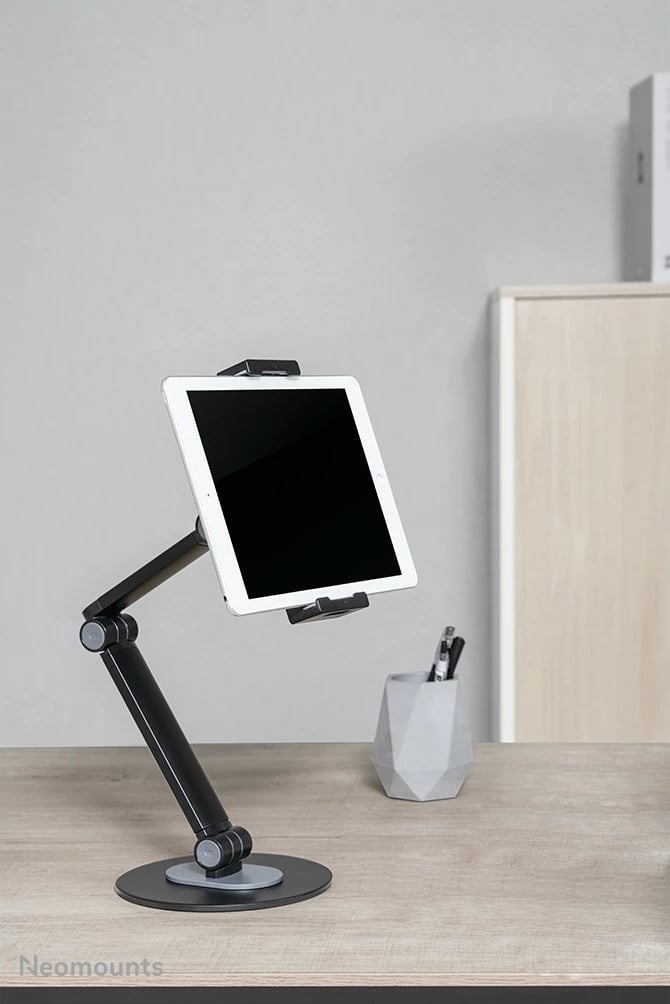 Mbajtës tabletash dhe celularësh Neomounts DS15-550BL1, universal, për tavolinë, 4.7-12.9 inç, i zi