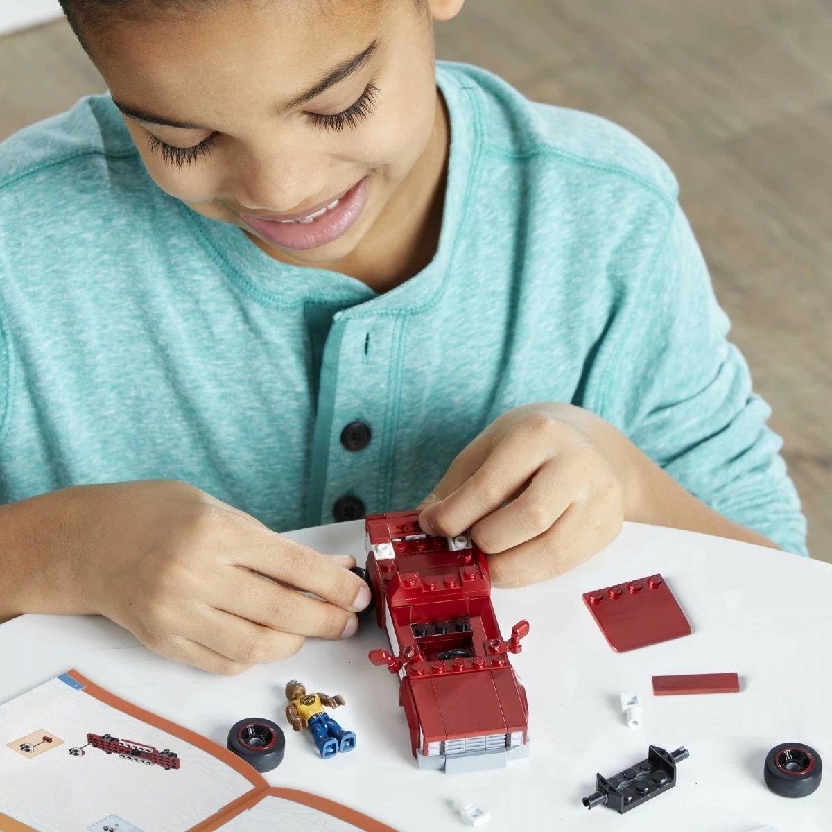 Set ndërtimi Mega Bloks Hot Wheels, Chevy Silverado, 89 pjesë, kuqe/bardhë