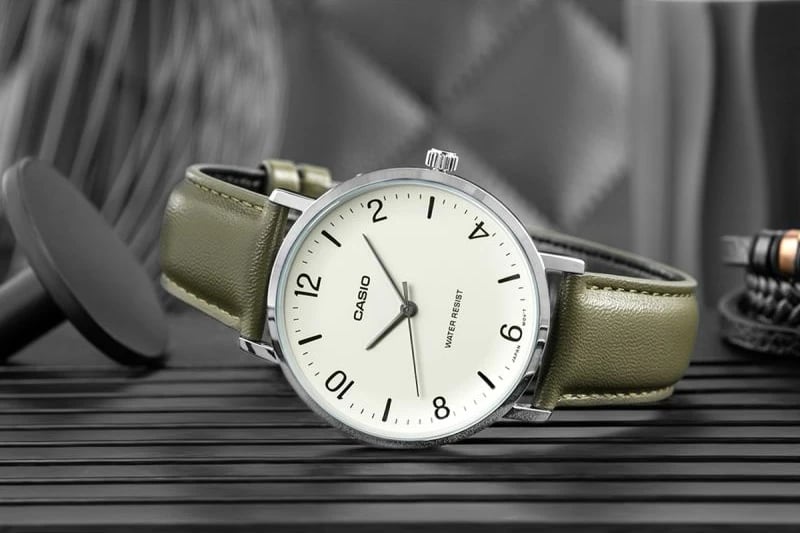 Orë dore për meshkuj CASIO, olive