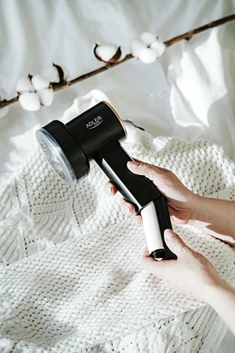 Heqës pushash, Adler, AD 9619, ekran LED, 3 shpejtësi 6500/7500/8500 rpm, bateri 2000mAh, USB-C, e zezë-ari