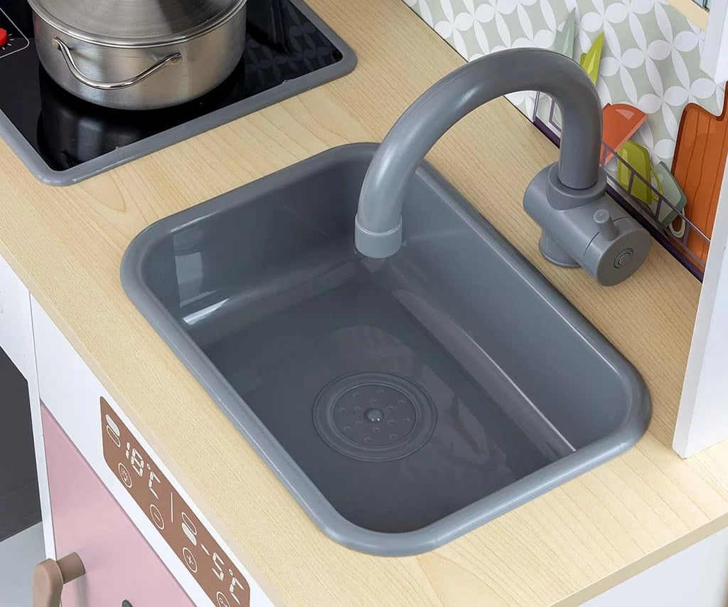 Kuzhinë loje prej druri, Milly Mally, Bjorn, me drita e tinguj, e rregullueshme në lartësi, me aksesorë, rozë