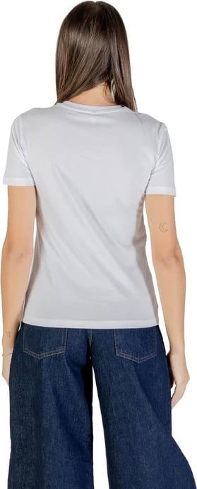 Maicë Only femra e bardhë