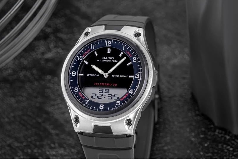 Orë dore për meshkuj Casio, e zezë