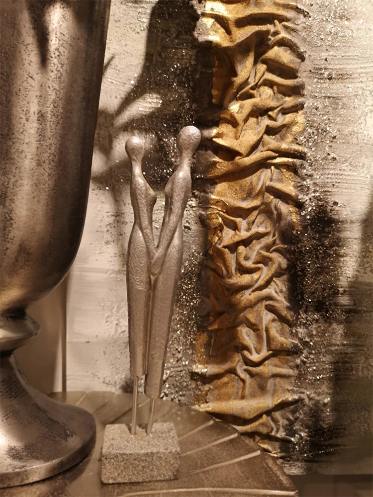 Dekor figurë, polirezine, ngjyrë argjendi, 8x5x31 cm