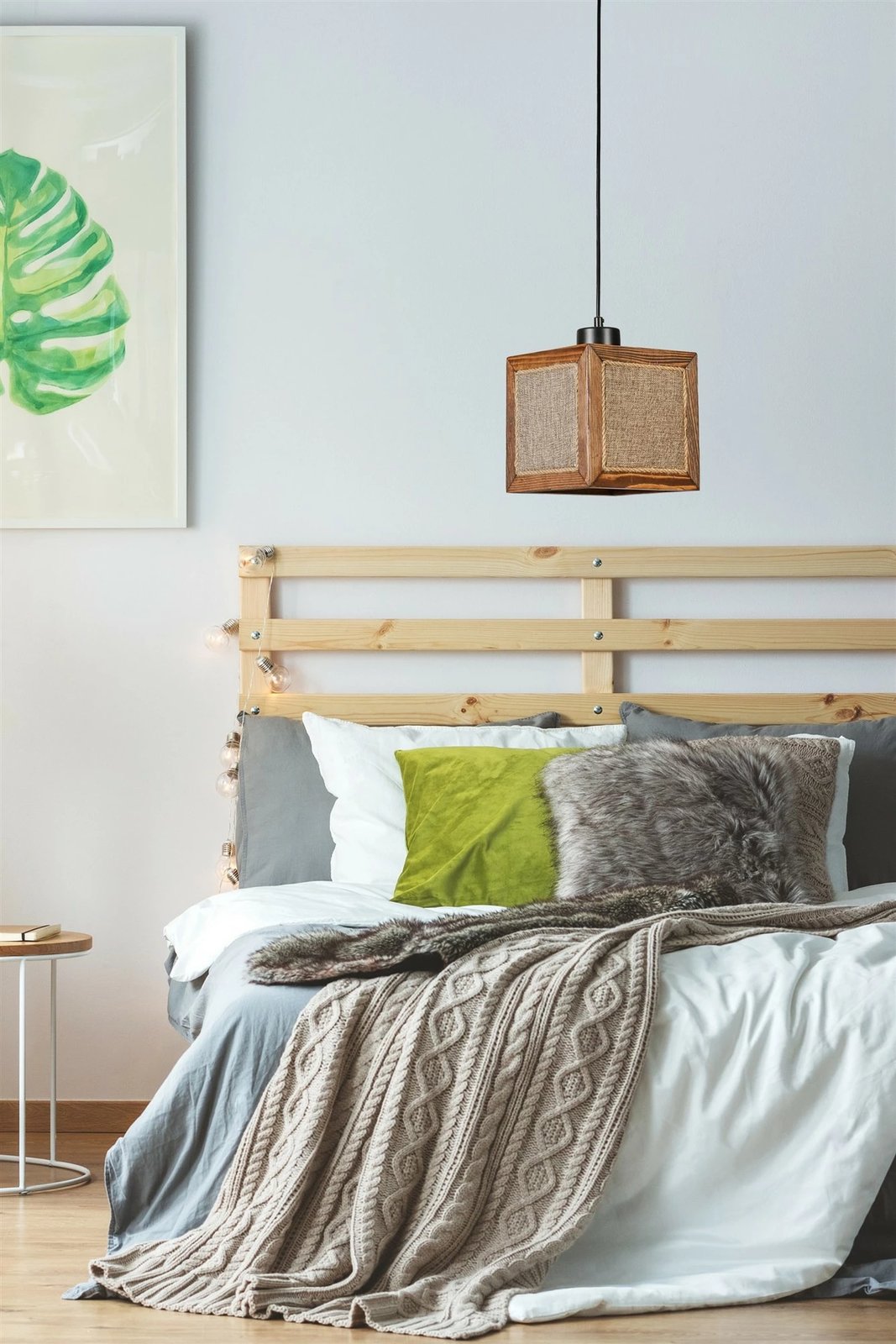 Llambë tavani Opviq, Kumsal Tekli, dru bredhi, ngjyrë arre, hasër