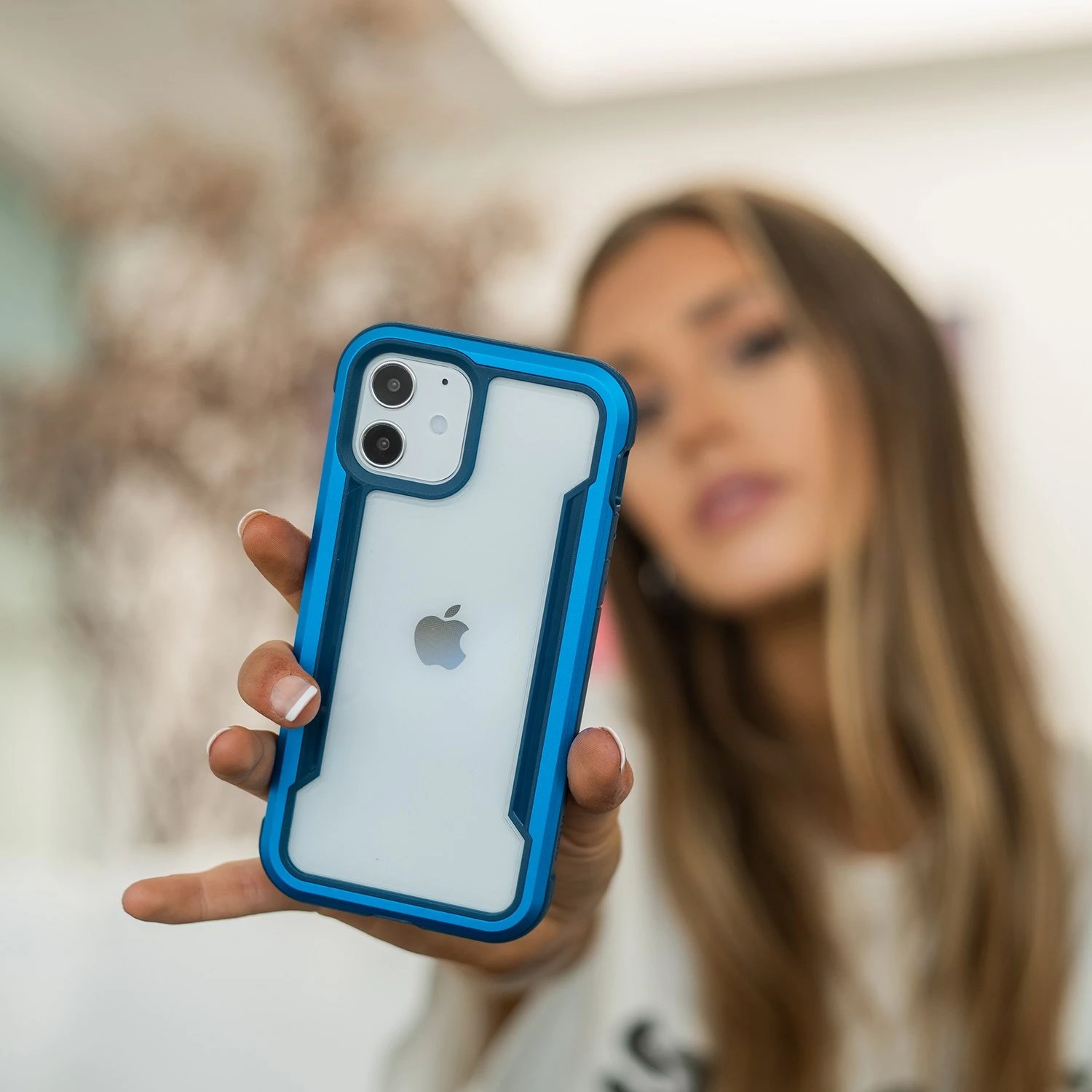 Mbështjellës Raptic X-Doria Shield për iPhone 14, i zi, me kornizë alumini, MagSafe