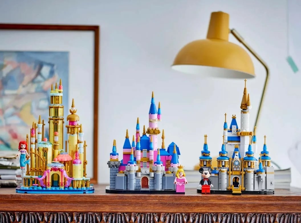 Set LEGO Disney Princess 40720 Little Sleeping Beauty Castle, 528 pjesë, Rozë/Blu