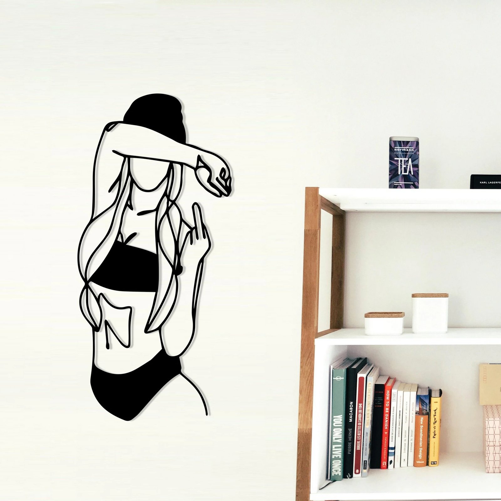 Aksesor dekorativ metalik për mur, Wallity, grua cool 2, ngjyrë e zezë, 28.5x60cm