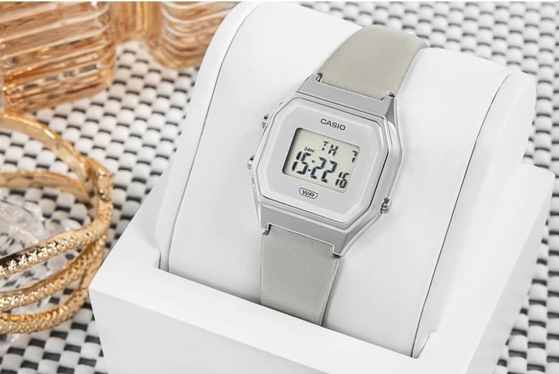 Orë dore për femra Casio, gri