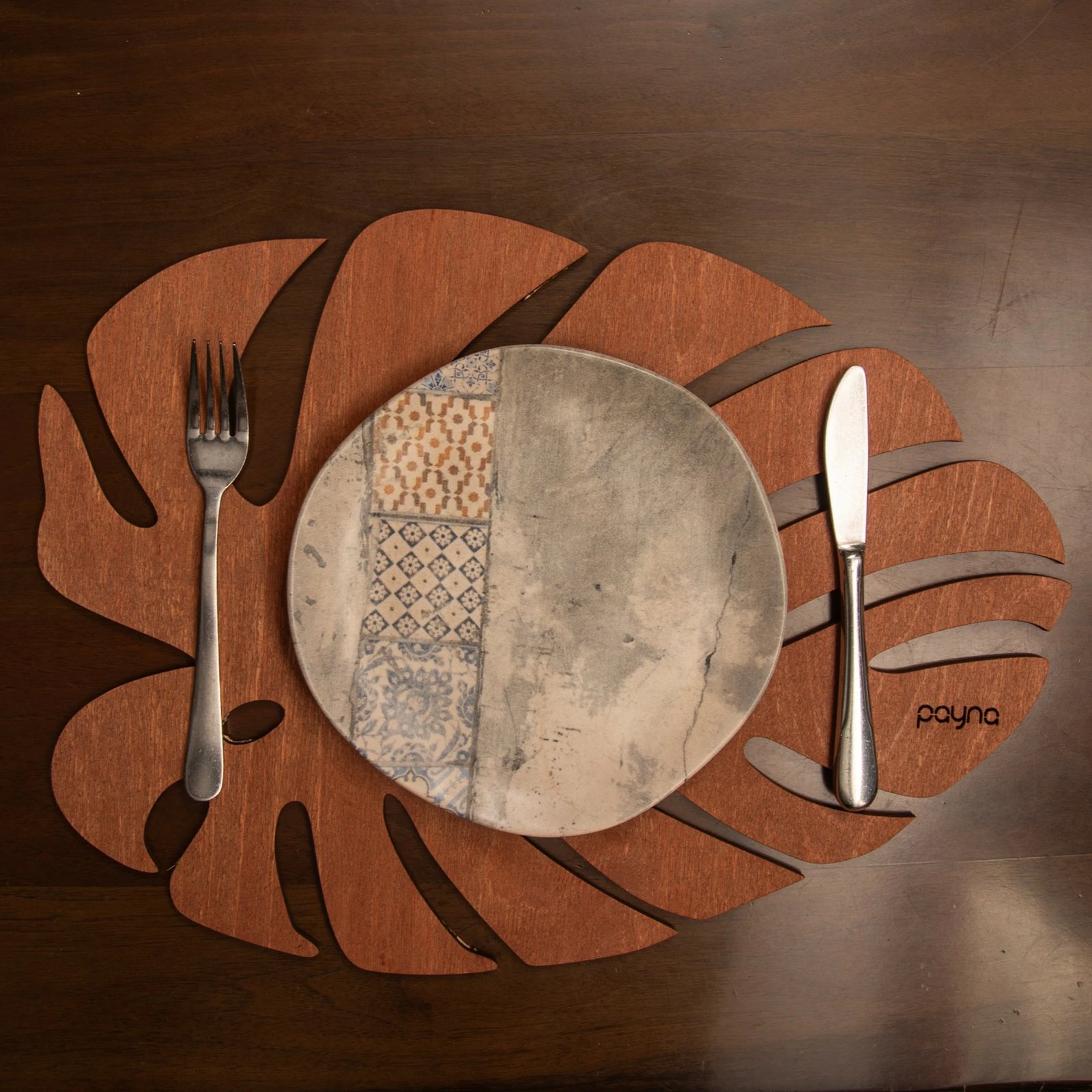 Set nënshtruesish tavoline prej druri, Hermia, Monstera, ngjyrë rozë (4 copë)