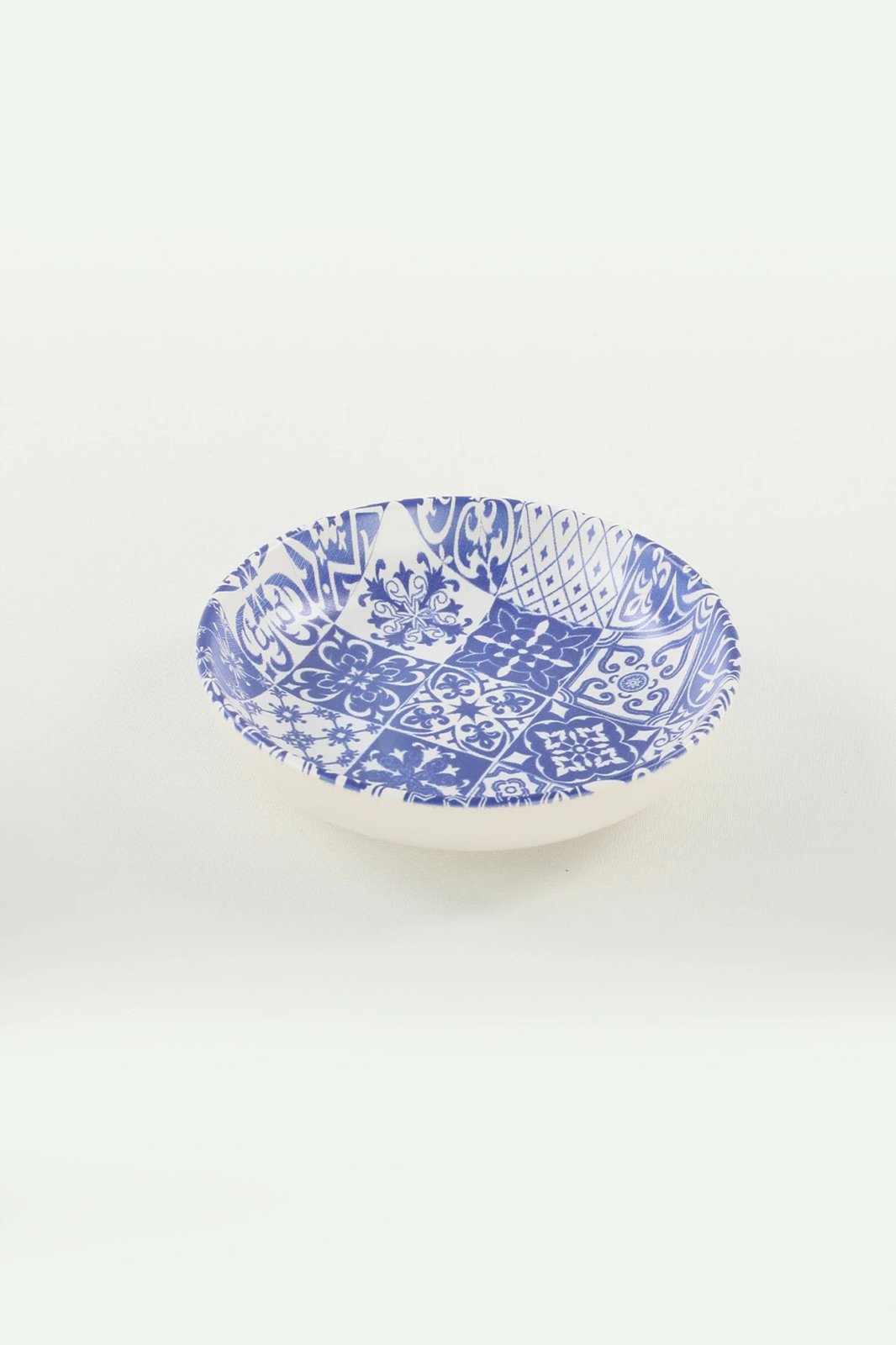 Set pjatash për salcë, Hermia Concept, bardhë dhe kaltër e errët, 13x13x3.1cm (6 copë) Set pjatash për salcë, Hermia Concept, bardhë dhe kaltër e errët, 13x13x3.1cm (6 copë)