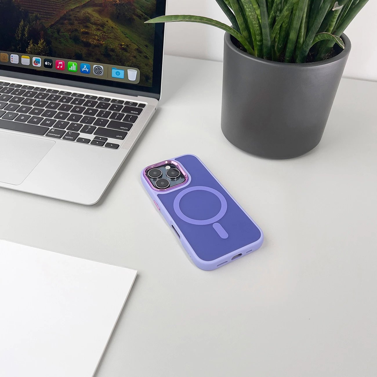 Mbështjellës Hurtel Magnetic Collection MagSafe për iPhone 16, TPU, vjollcë