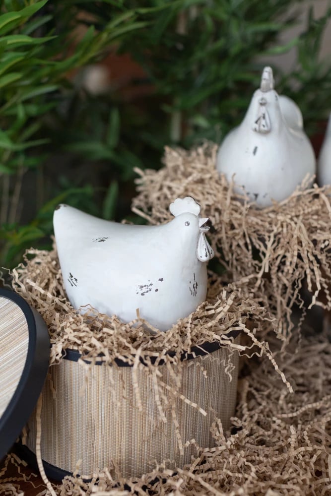 Dekor galinha, pulirezine, ngjyrë bezhë, 19x12x15cm Dekor galinha, pulirezine, ngjyrë bezhë, 19x12x15cm