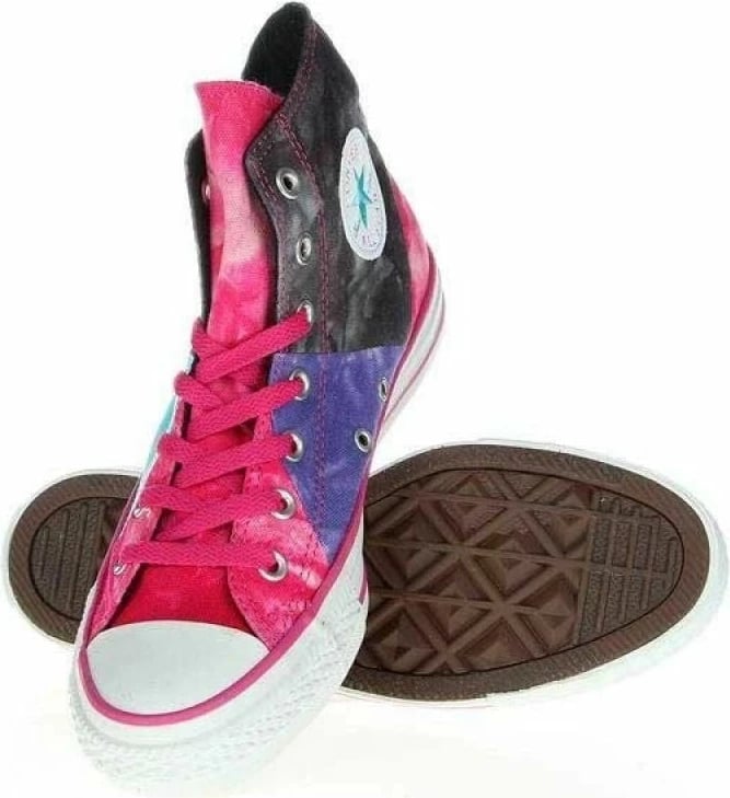 Atlete Converse femra, multipanel