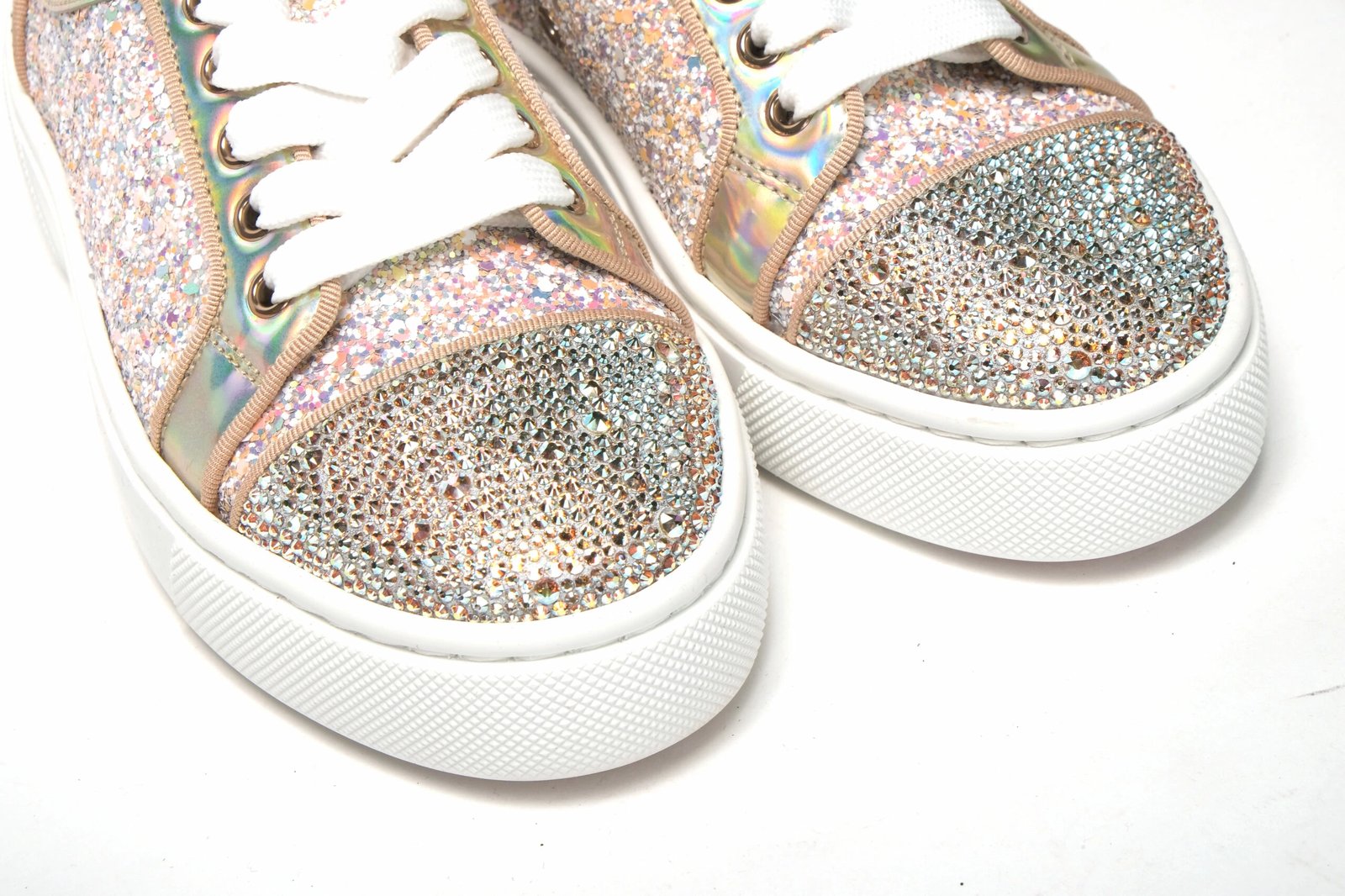 Atlete Christian Louboutin, femra, rozë e artë