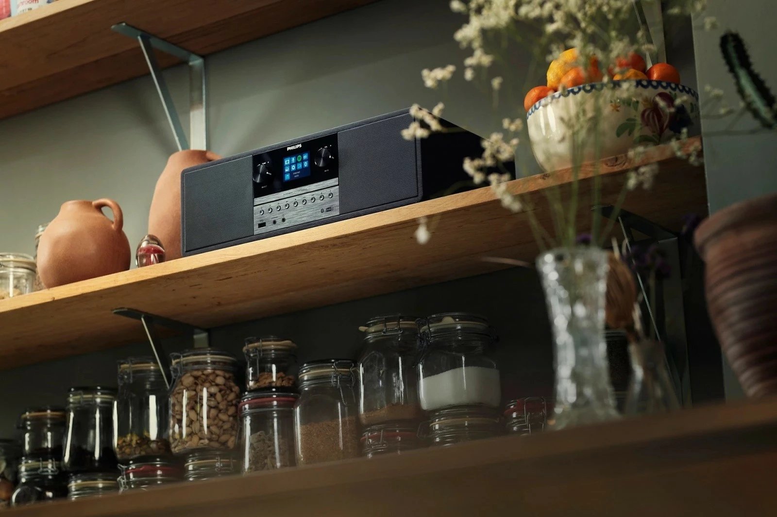 Sistem hi-fi mikro Philips TAM6805/10, internet radio me Wi‑Fi, Spotify Connect, Bluetooth 4.2, CD player, USB riprodhim dhe karikim, 50 W, e zezë, set me telekomandë dhe antenë FM