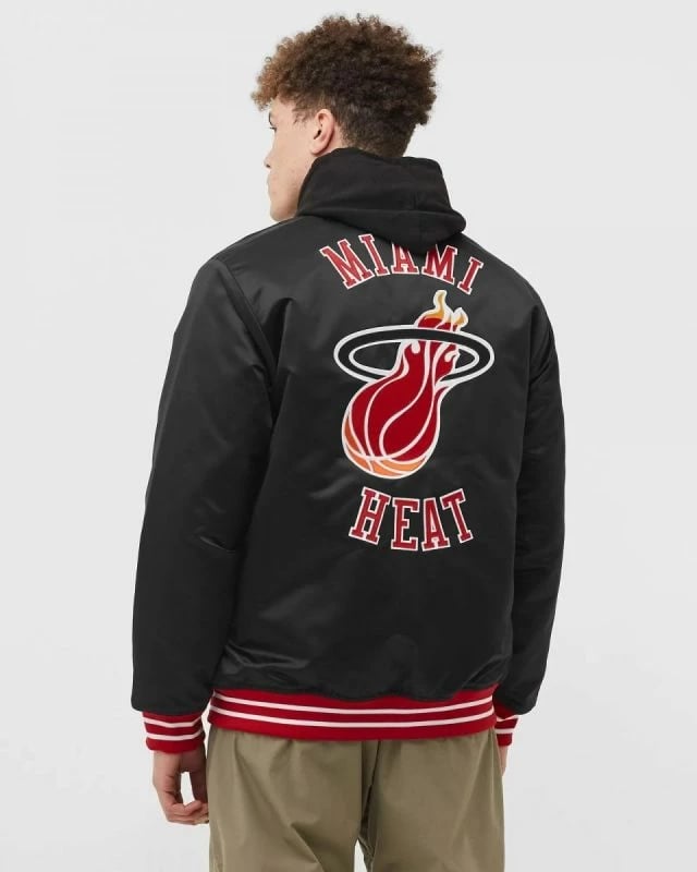 Jakne për meshkuj Mitchell & Ness, e zezë