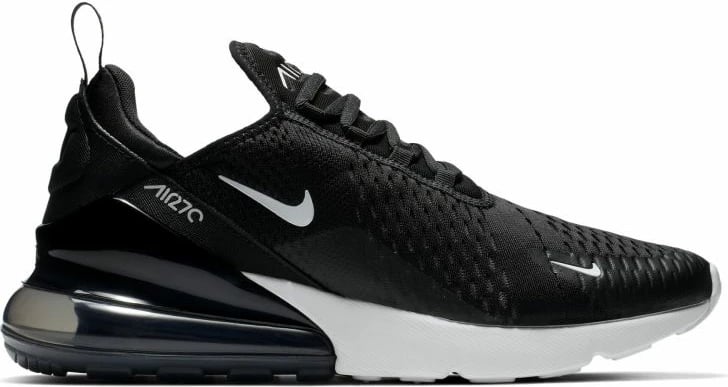 Atlete Nike për femra, të zeza