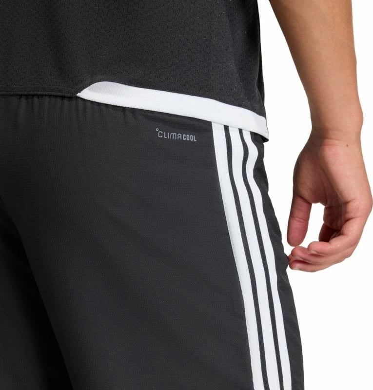 Shorce për meshkuj adidas, të bardha