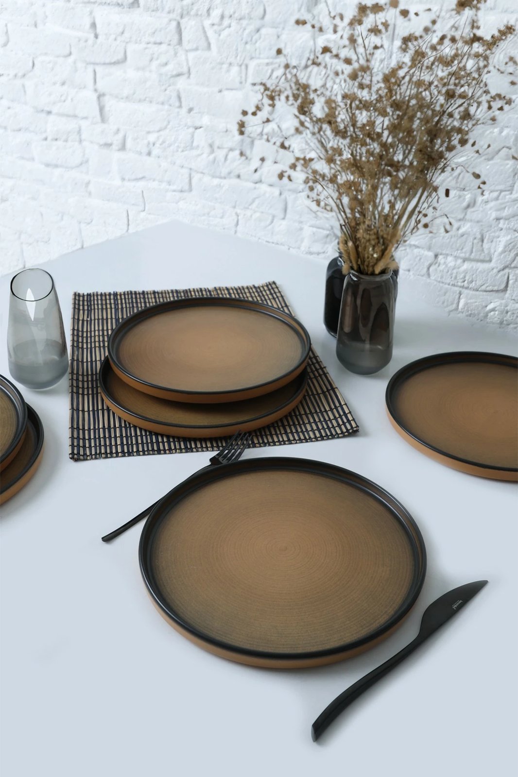 Set pjatash shërbimi, 6 copë, ngjyrë camel, Hermia Concept, X00018265 Set pjatash shërbimi, 6 copë, ngjyrë camel, Hermia Concept, X00018265