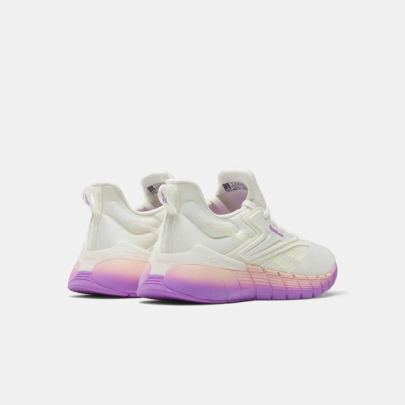 Atlete Reebok, të bardha dhe vjollcë
