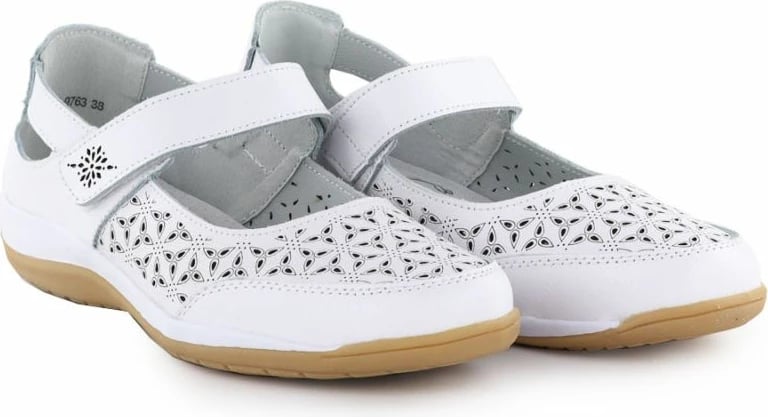 Këpucë lëkure për femra Jezzi, të bardha