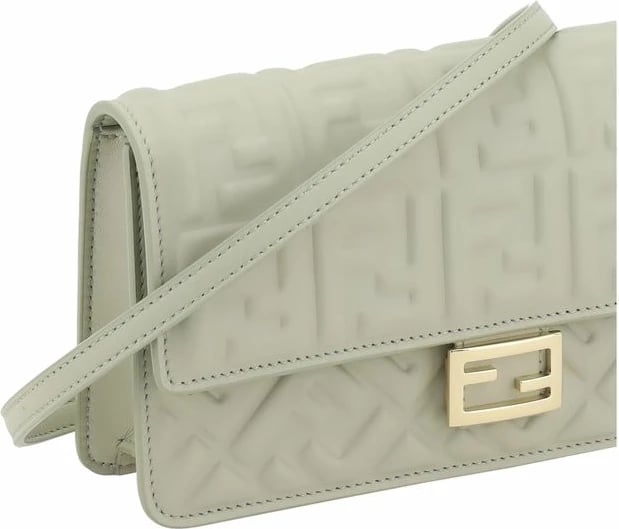 Kuletë zinxhir Fendi, krem