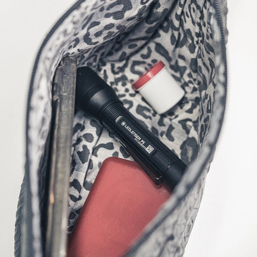 Elektrik dore Ledlenser P5 me klip, LED, i zi