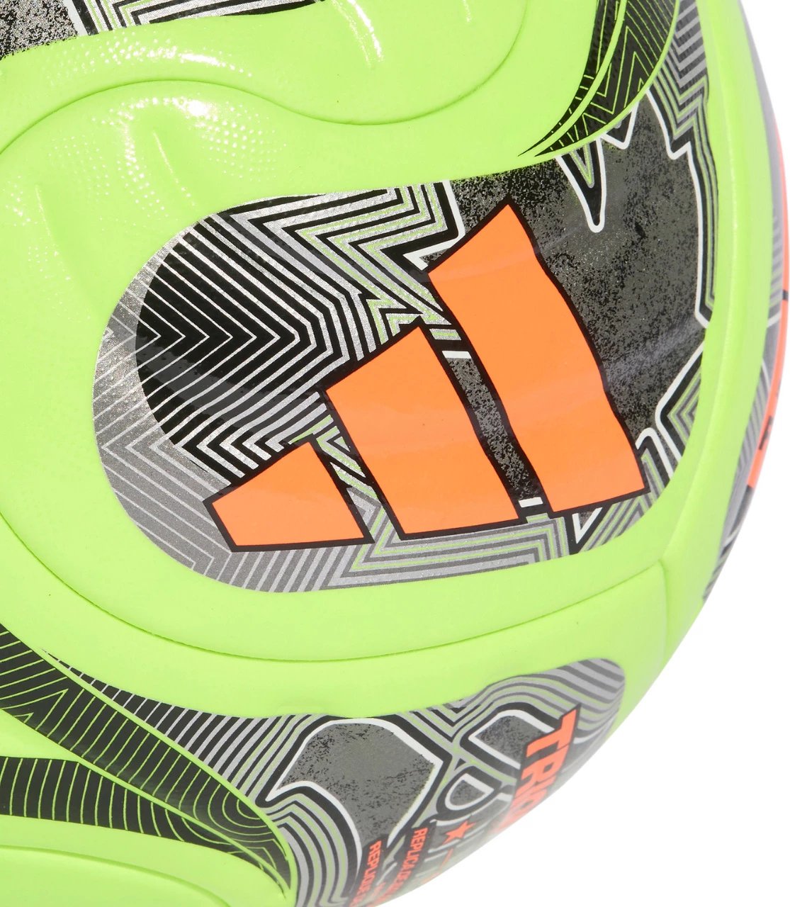 Top futbolli adidas, e gjelbër