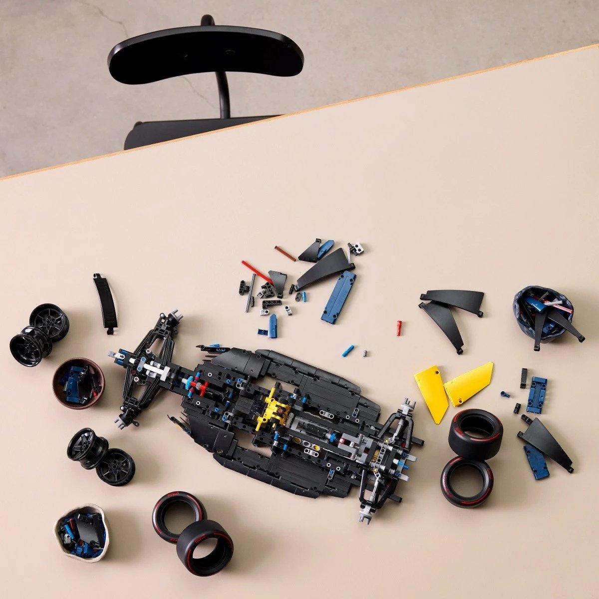 Set ndërtimi LEGO Technic Oracle Red Bull Racing RB20, 1639 pjesë, Blu