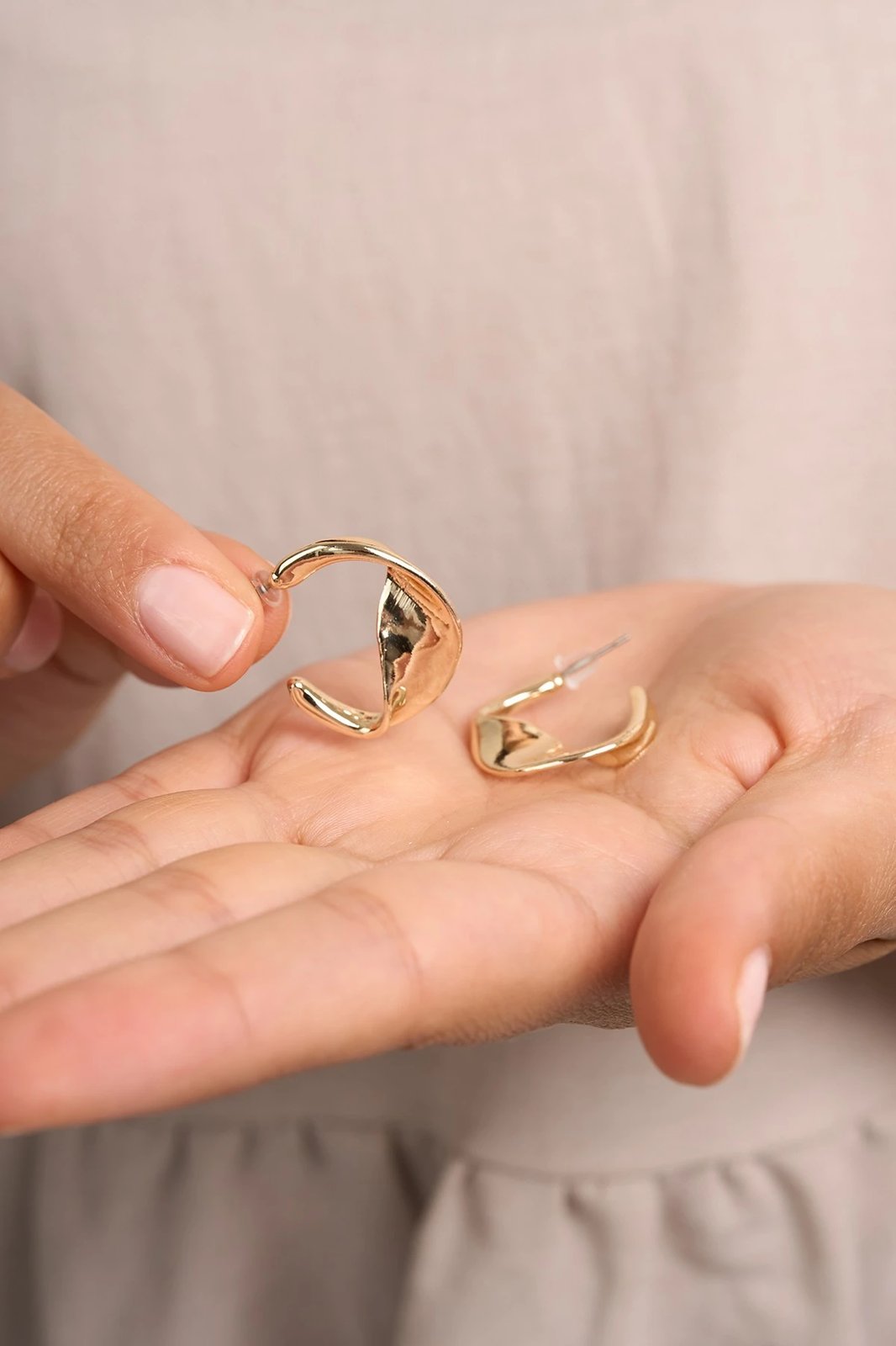 Vathë metalik ngjyrë ari Elika, ELKGC68361