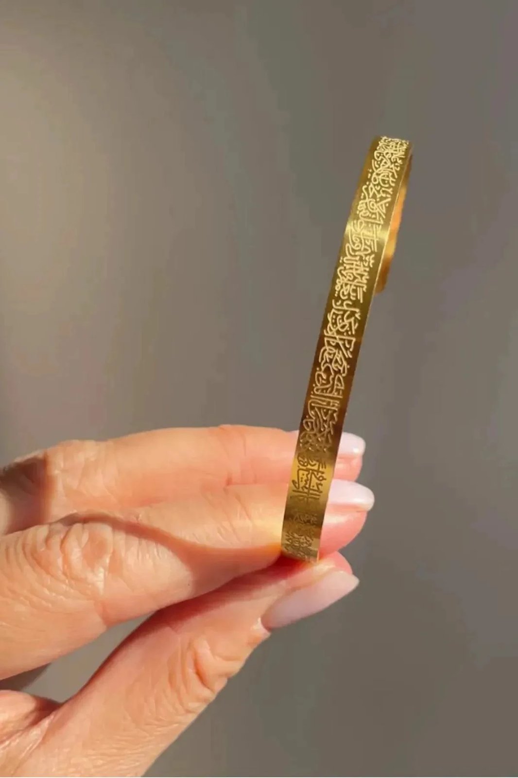 Byzylyk Jumeon, ngjyrë ari, Gld-Aytkrblkl