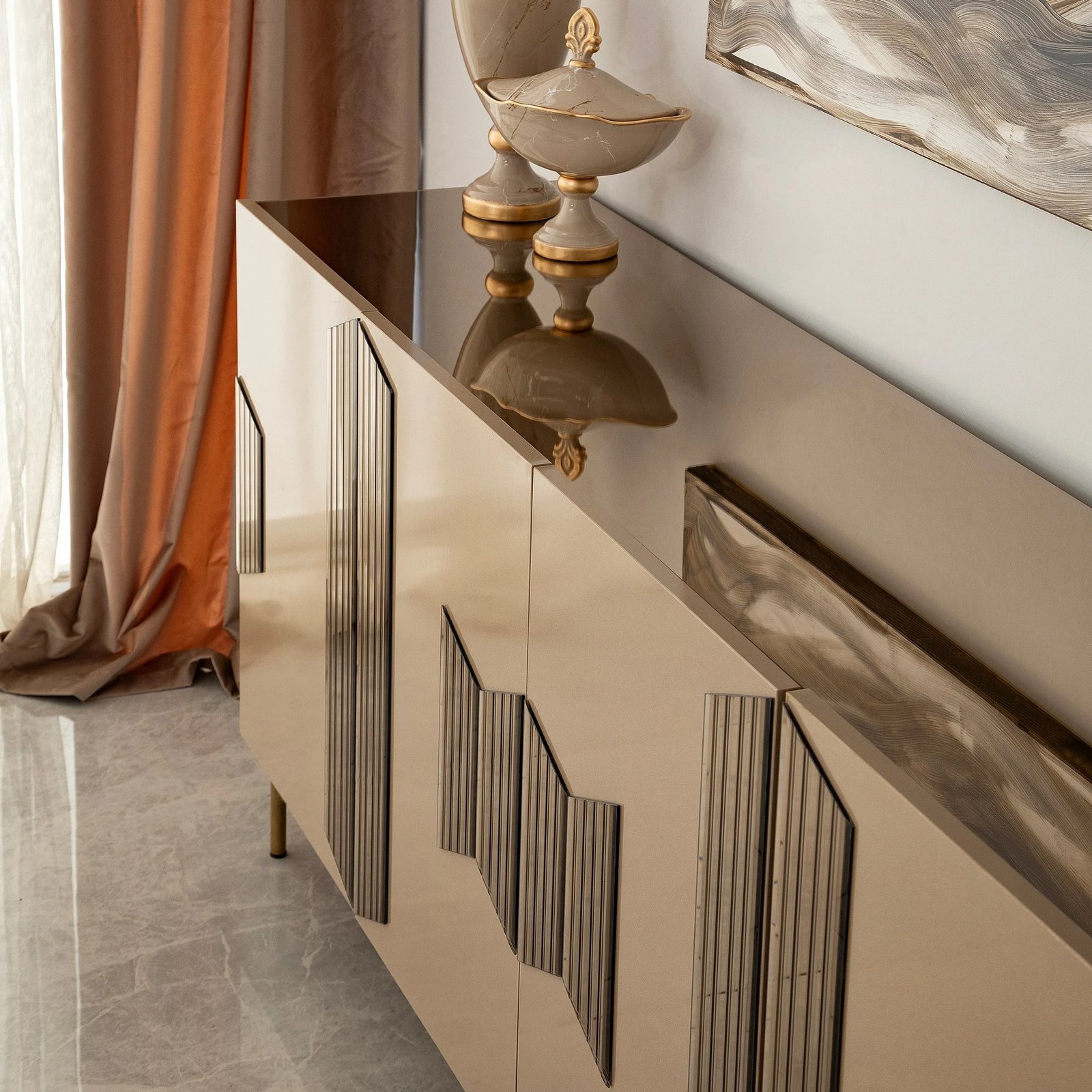 Konsol dekorativ Skye, Vjenë, bronz dhe ari