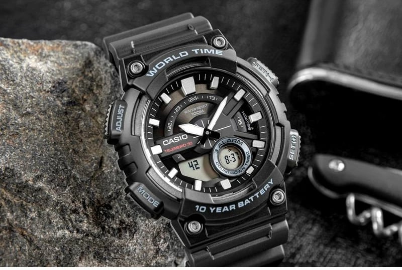 Orë dore për meshkuj CASIO, e zezë