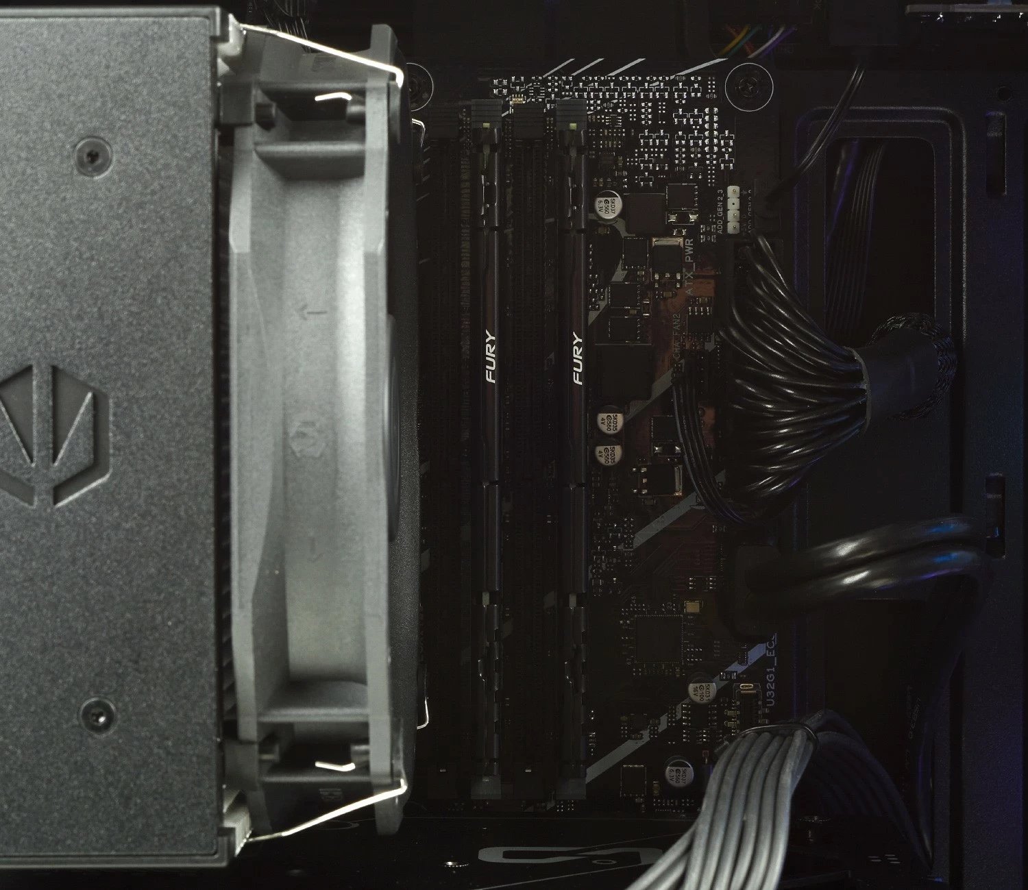 Kompjuter Komputronik Ultimate X714 [E19] i7, RTX 4070 Super, 64GB, 2TB, zi