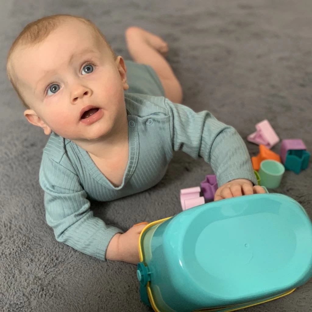 Lojë edukative kovë futëse Baby Mix, 16 pjesë, me forma dhe shkronja, shumëngjyrëshe