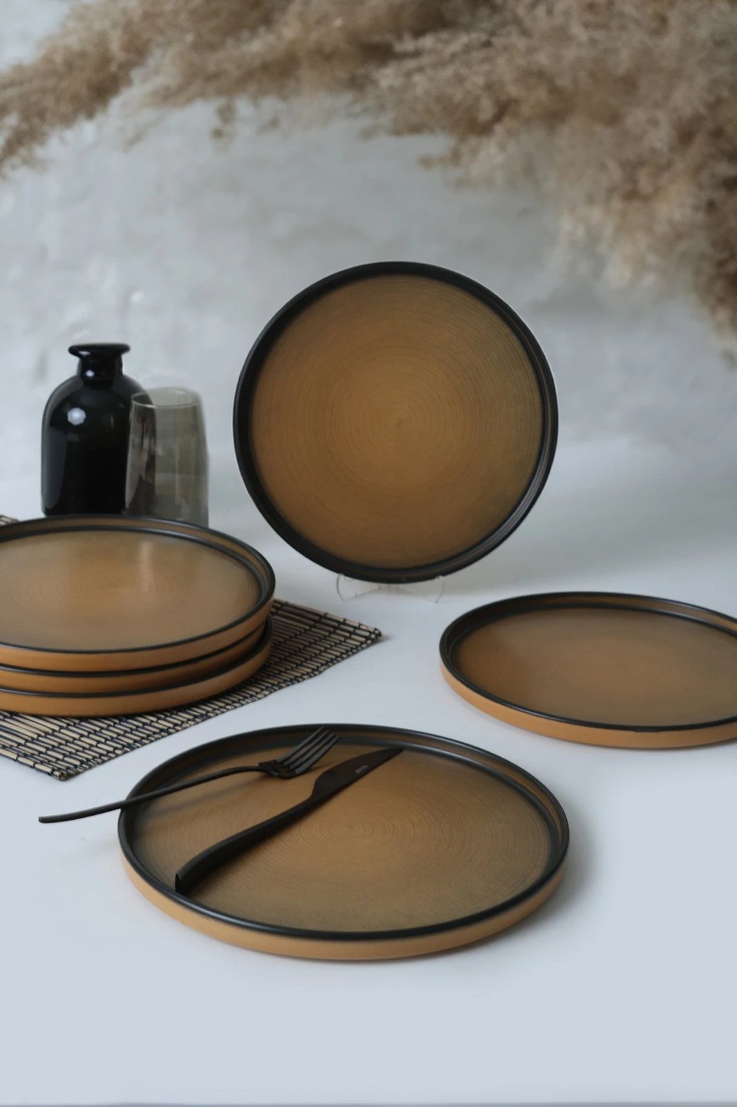 Set pjatash shërbimi, 6 copë, ngjyrë camel, Hermia Concept, X00018265 Set pjatash shërbimi, 6 copë, ngjyrë camel, Hermia Concept, X00018265