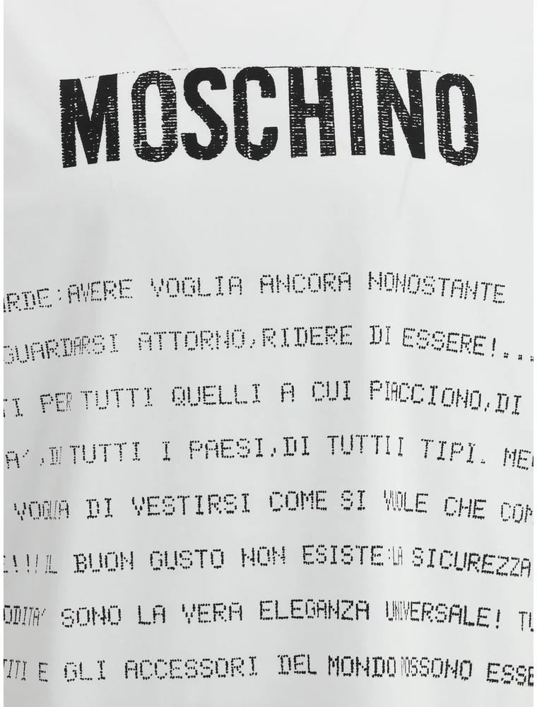 Maicë Moschino për meshkuj, e bardhë