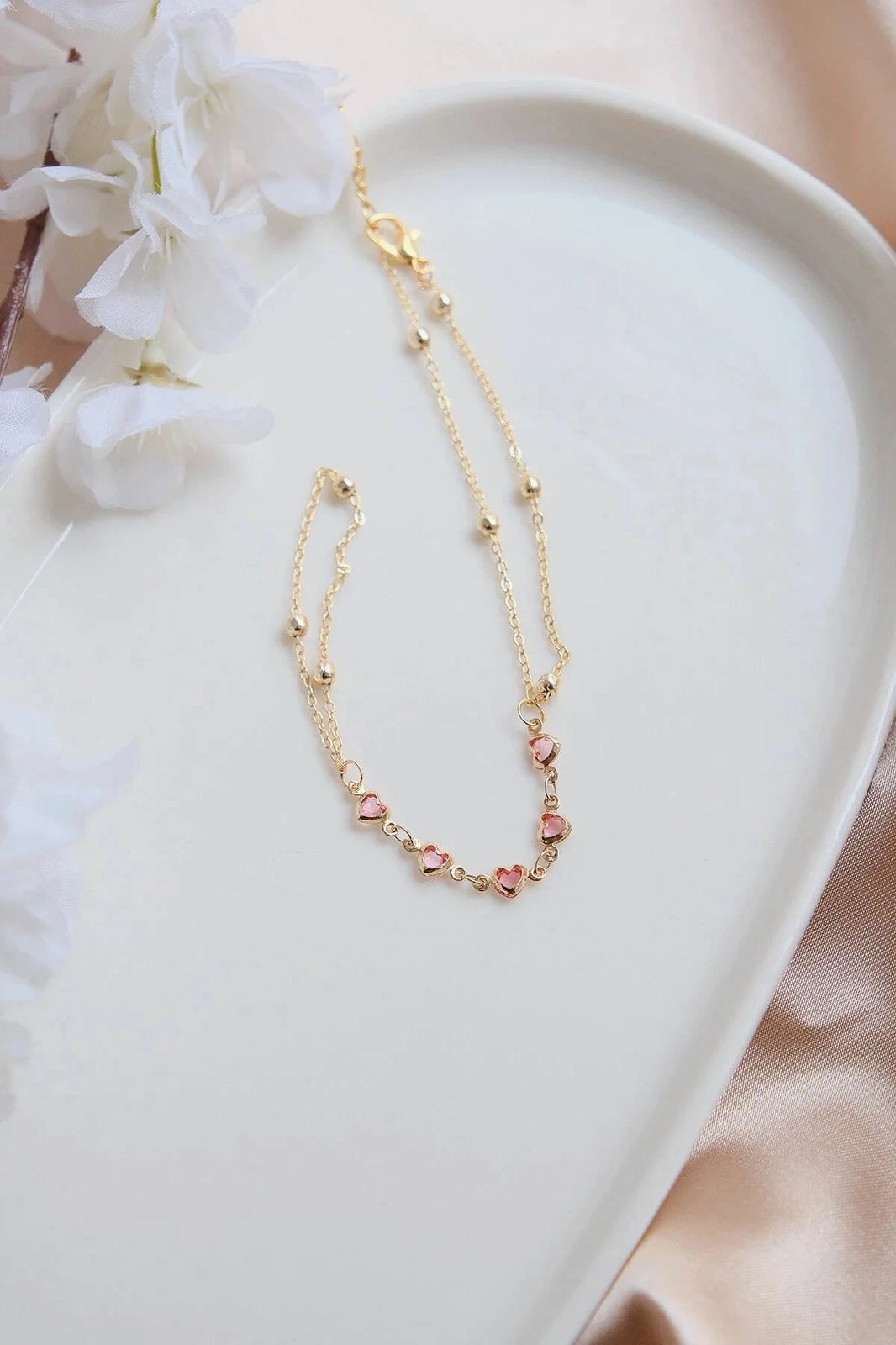 Byzylyk Jumeon, ngjyrë ari, gurë zirkon