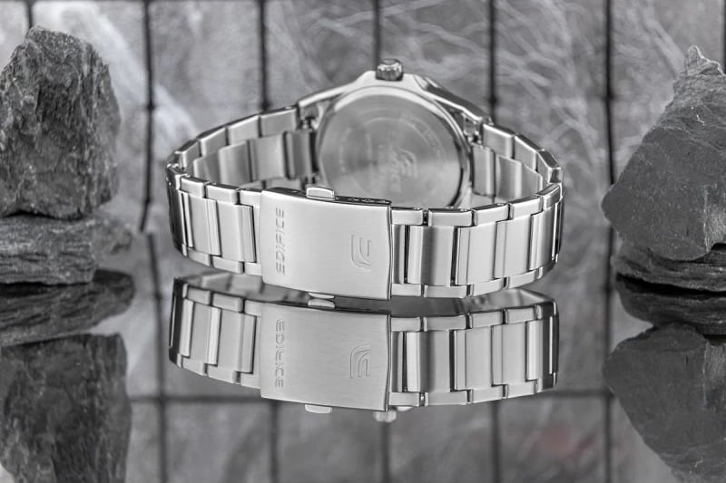 Orë dore për meshkuj CASIO, e zezë