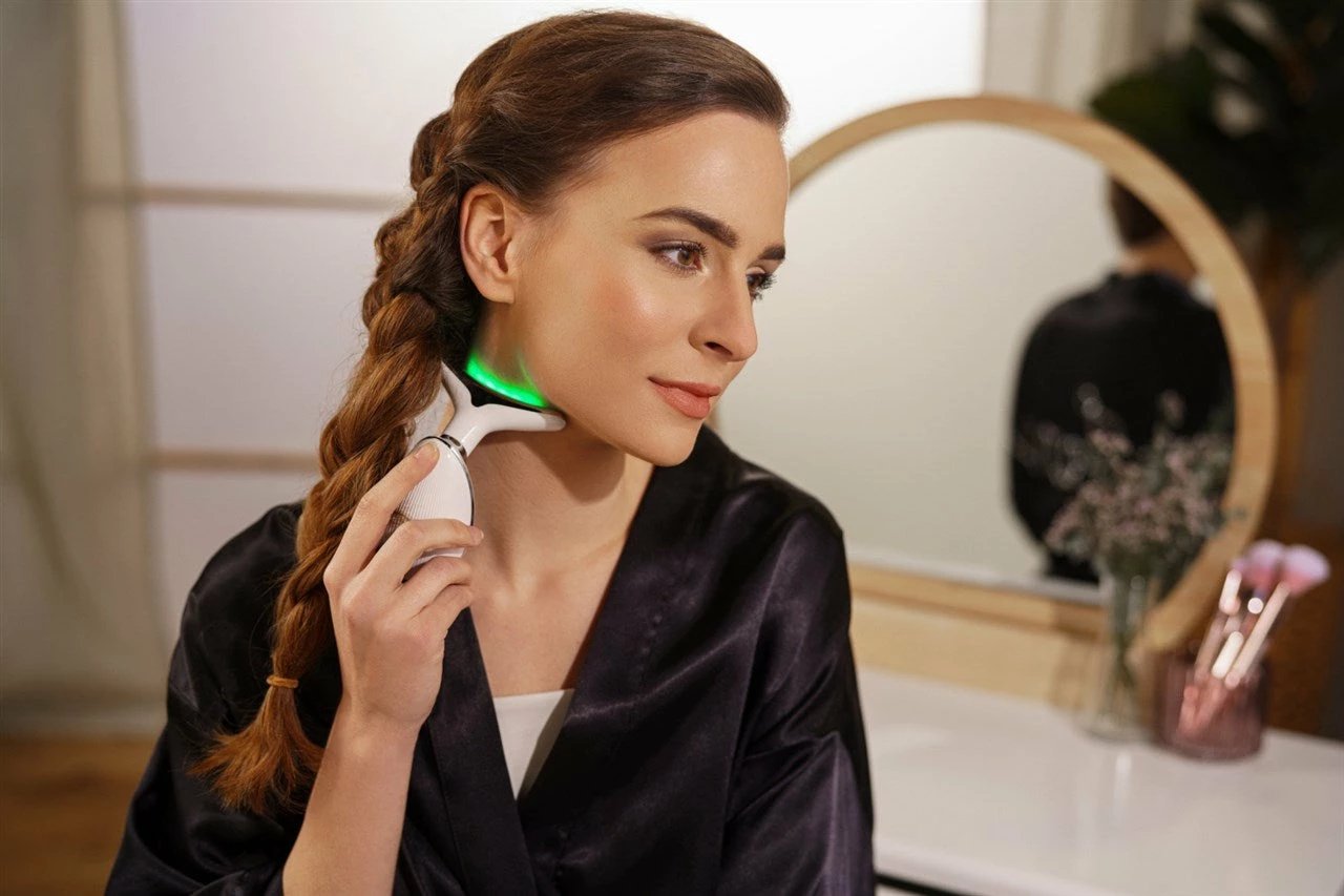 Masazhator Fytyre dhe Qafe me Fototerapi ETA FENITE 435390000