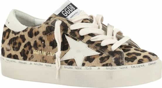 Atlete Golden Goose femra, kafe