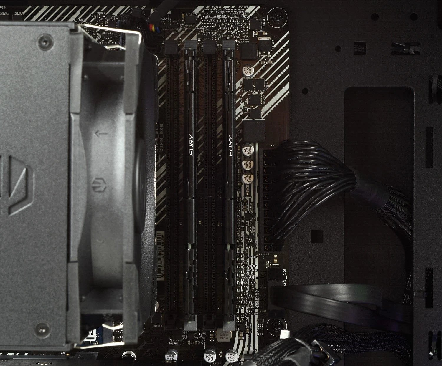 Kompjuter Komputronik Infinity R550 [AX18], AMD Ryzen 5 5600X, RAM 64GB, RX 7600 8GB, SSD 2TB, HDD 4TB, Win 11 Pro, i zi