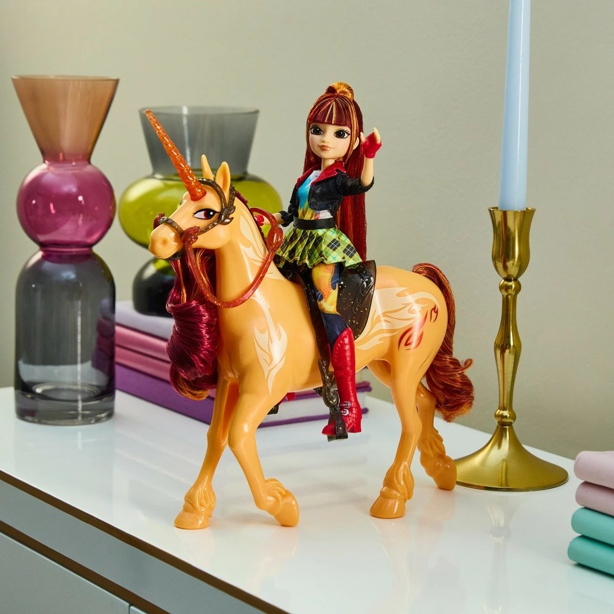 Kukull Unicorn Academy Fashion Valentina Spin Master 24 cm, për vajza, me aksesorë