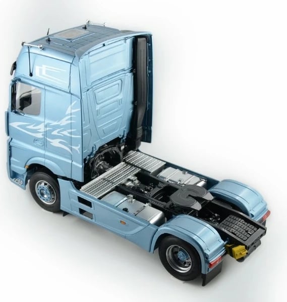 Model kamioni Italeri Mercedes Benz Actros MP4 Gigaspace, 1:24, plastik