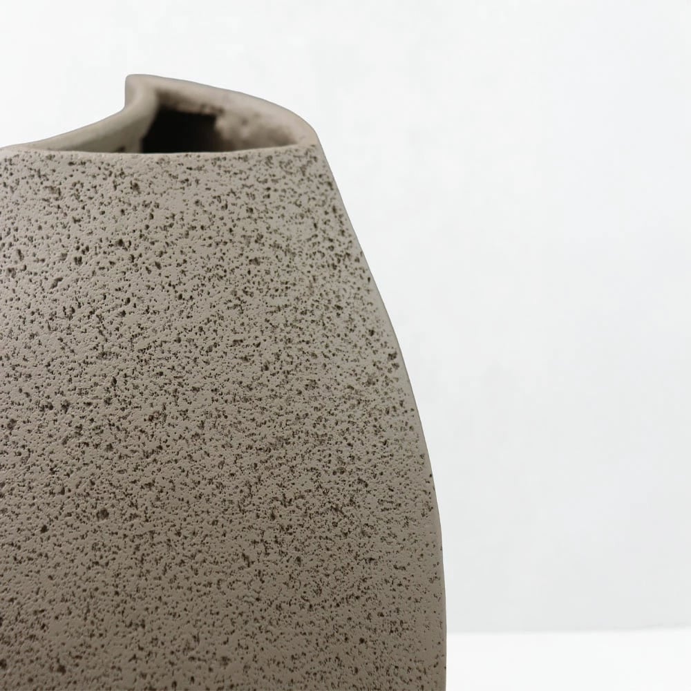 Vazo ELYSE I, ngjyrë kafe, 20x19x28cm, rrëshirë