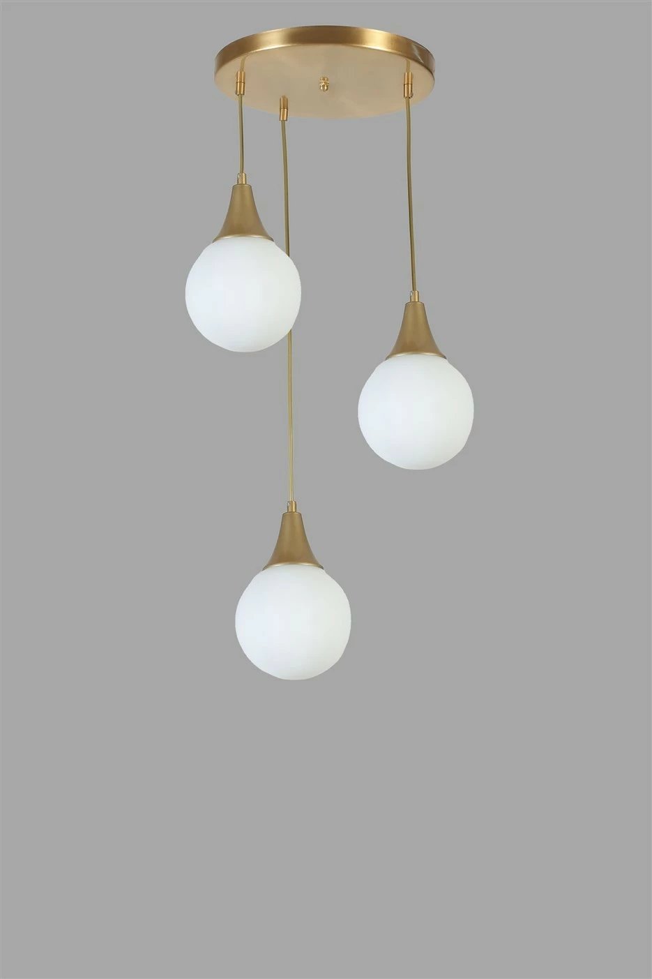 Llambë tavani Opviq Afra, 3 drita, ngjyrë e bardhë dhe ari, tepsi