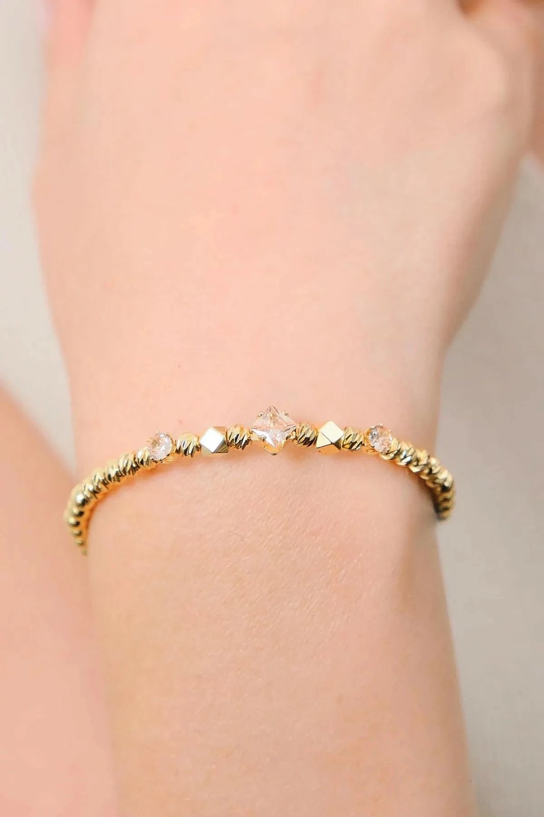 Byzylyk Jumeon, ngjyrë ari, Gld-Kareblk